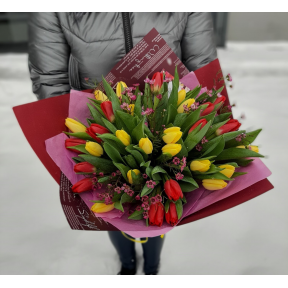 Raudonų ir geltonų tulpių...